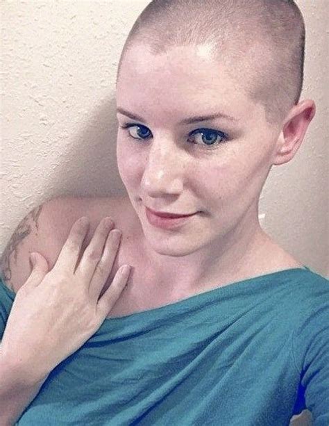 Pin By Mezei Robert On Tunsori Scurte Bald Women Hair Styles Balding