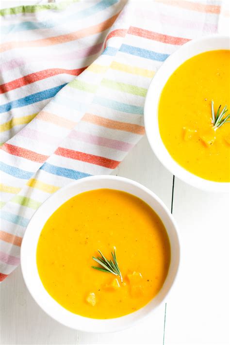 Rosemary Garlic Roasted Butternut Squash Soup