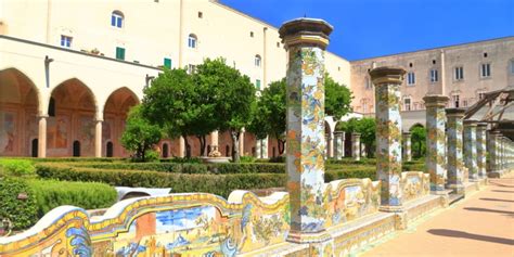 Monastero Di Santa Chiara Chiostro Maiolicato Foto Visite E