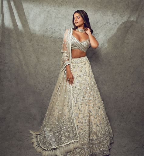 Manish Malhotra Blouses That Millennial Brides Would Approve Of