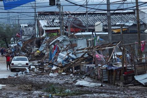 Paso del huracán Otis en Acapulco deja un saldo de al menos 27 muertos