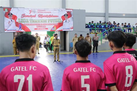 Dibuka Wakil Walikota Liga Tarkam Futsal Antar Kecamatan Se Kota