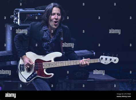 Davide Pezzin Durante L Oncert Di Ligabue Dedicato A Noi Indoor Tour