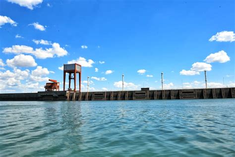 Itaipu garantiza producción de energía pese a la bajante histórica del