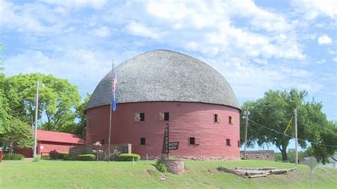 Oklahoma Fantastic Finds: Arcadia Round Barn summer concerts