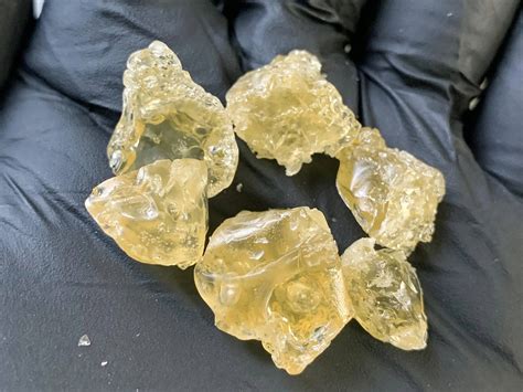 A Guide To Cannabis Diamonds The Chronicle Burb