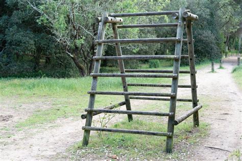 Mur De Parcours Du Combattant En Parke Outdoors Photo Stock Image Du