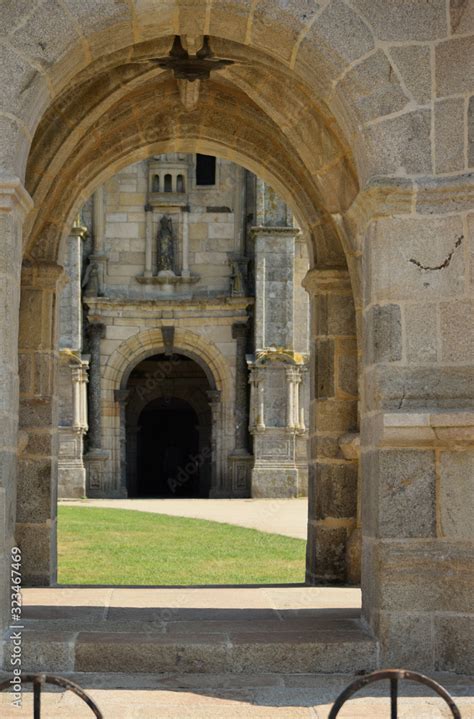 Enclos Paroissial De Pleyben Dans Le Finist Re En Bretagne Son Glise