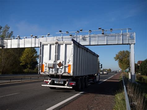 L écotaxe a créé un désordre absolu dans le transport Challenges