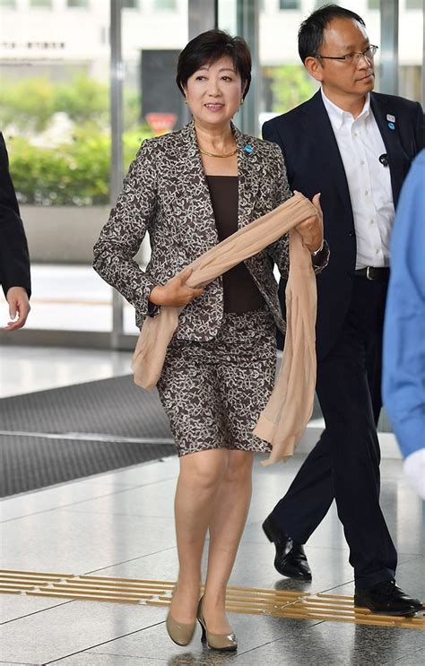 「小池百合子都知事 脚」の検索結果 Yahoo 検索（画像） ファッションアイデア 女性の服装 ファッション