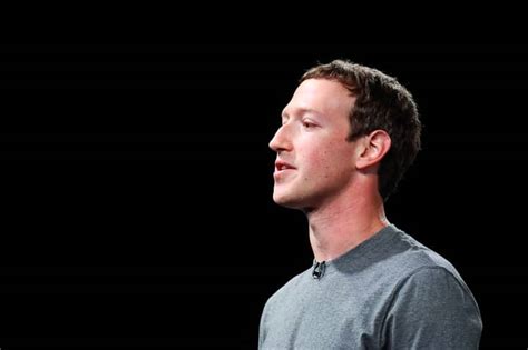 Why Mark Zuckerberg Wears The Same Bloody Grey T Shirt Every Day Ladbible