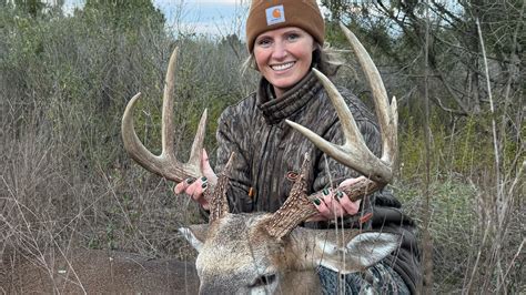 Trophy MS buck turns hunter's grief into thanks on Thanksgiving Day