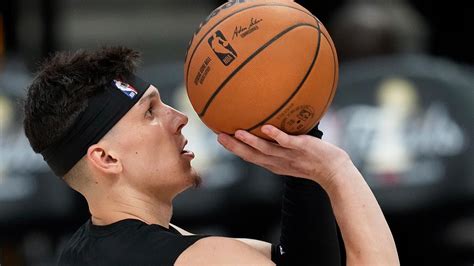 Tyler Herro S Return To The Court Remains A Waiting Game