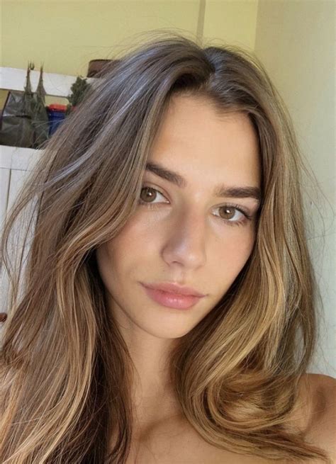 12 Bombshell Hair Color Ideas To Try This Summer Ecemella In 2023 Light Brunette Hair Honey