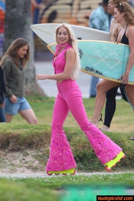 Margot Robbie From The Filming Of Barbie Photo Nude Leaked Porn