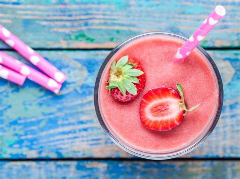 Smoothie od jagoda banane i špinata