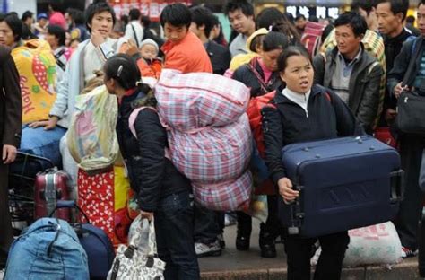 廣東工廠被迫倒閉，大批農民工被迫返鄉，是什麼導致這種兩難處境 每日頭條