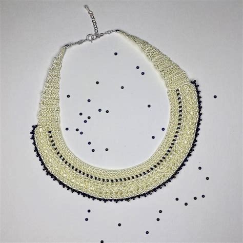 Collier Ras Du Cou Dentelle Et Perles De Verre By Edith