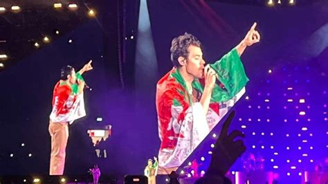 Harry Styles Delights Cardiff Fans On Love On Tour By Wearing Welsh