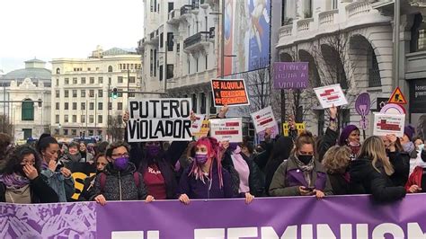 En Imágenes Las Dos Manifestaciones Del 8m Por El Día De La Mujer