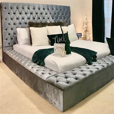 Geralyn Queen Tufted Upholstered Storage Platform Bed Luxury Room