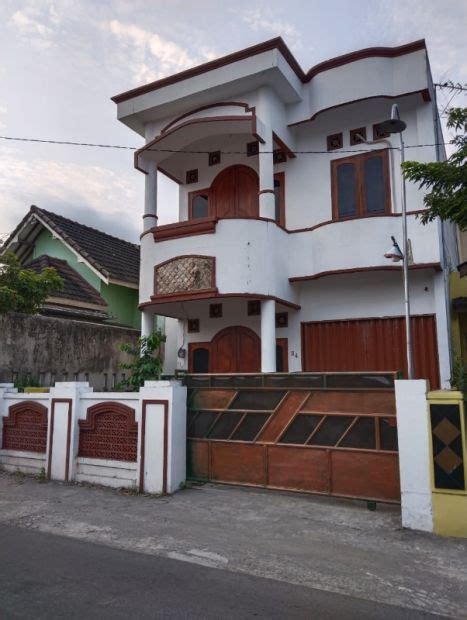 Dijual Murah Karena Bu Rumah Lantai Di Pelem Sewu Bantul