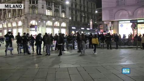 Milano Ancora Proteste No Green Pass Tensioni In Piazza Duomo Youtube