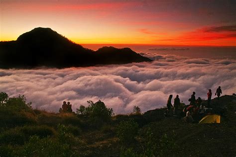 Gunung Rinjani Puncak Tertinggi Di Kepulauan Nusa Tenggara Dan Bali