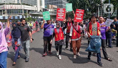 Hari Peduli Sampah Nasional Dan Hari Bersih Indonesia Relawan Lakukan