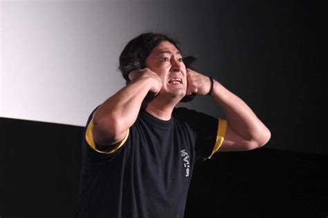 「卑弥呼さまー！」のネタをする鈴木q太郎。 ガレッジセール・ゴリのモスクワ招待に奥田瑛二が太鼓判「監督として帰って来れる」 画像