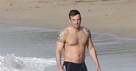 Ben Affleck Was Shirtless On The Beach With Seraphina Jennifer And