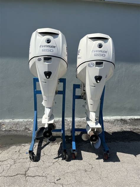 Pair Evinrude Hp E Tec Stroke Outboard Motors With Shafts