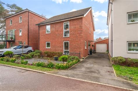 4 Bed Detached House For Sale In The Parks Bracknell Berkshire Rg12