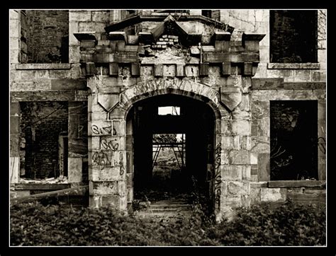 The Renwick Ruin: Roosevelt Island's Abandoned Smallpox Hospital ...