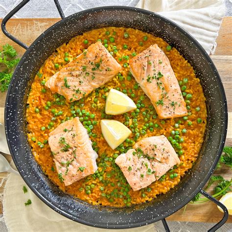 Spanish Paella Rice With Salmon & Peas | RecipeLion.com