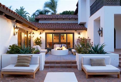 30 Lovely Mediterranean Outdoor Spaces Designs