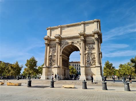 La Place Jules Guesde Porte D Aix Et L Arc De Triomphe Marseille