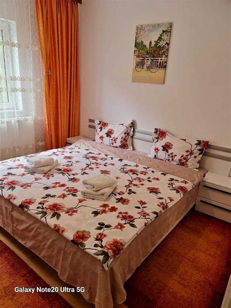 De Vanzare Apartament Decomandat Cu Camere Si Bai Slanic Moldova