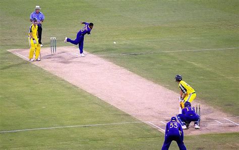 Doosra Ball in Cricket - What is it and How to Bowl the Doosra?