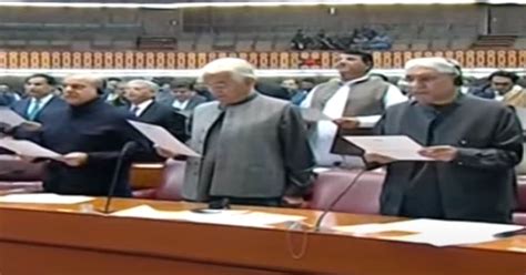 Mnas Take Oath In Ruckus Hit Maiden National Assembly Session Daily Ausaf