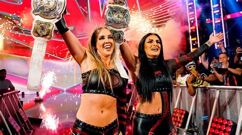 Chelsea Green Y Sonya Deville Ganan Los Campeonatos Por Parejas En Wwe Raw