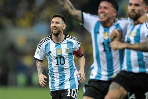 La Selección Argentina Newell s y Barcelona saludaron a Lionel Messi