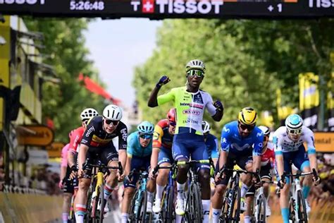 Biniam Girmay crée la surprise en gagnant la 3e étape du Tour de France