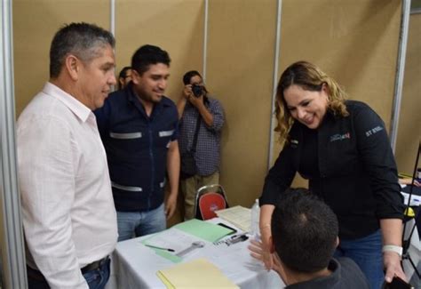 Acudieron Casi 700 Personas A Feria Del Empleo En Piedras Negras La Rancherita Del Aire