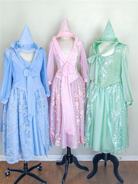 Flora, Fauna, Merryweather dresses. 3 fairies from Sleeping Beauty ...