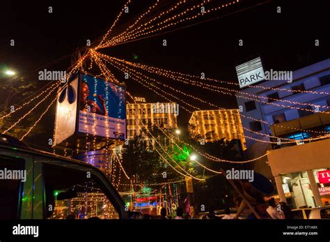 Kolkata Street Night Hi Res Stock Photography And Images Alamy