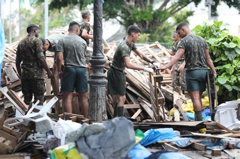 Desocupa O De Acampamento De Bolsonaristas No Centro Deixa Rastro De