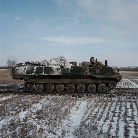 Russian Forces Pressure Ukrainian Defenses In Northeast Wsj