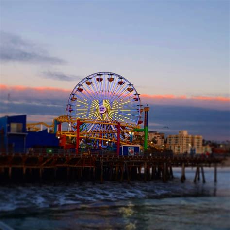 La Rams Ferris Wheel Lighting At The Santa Monica Pier For Sunday Night