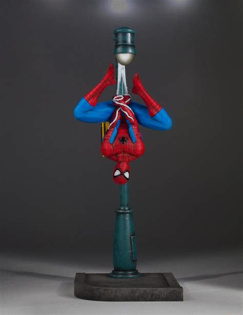 Gentle Giant Homem Aranha Collectors Gallery Statue Escala